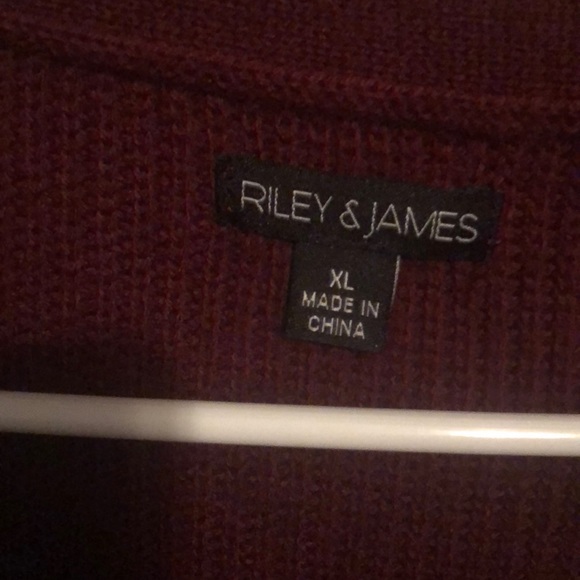 Burgundy Cozy Sweater. - Picture 2 of 4